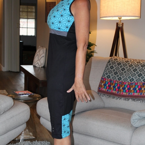 Eye Catching Artsy + Funky dress - Picture 2 of 8